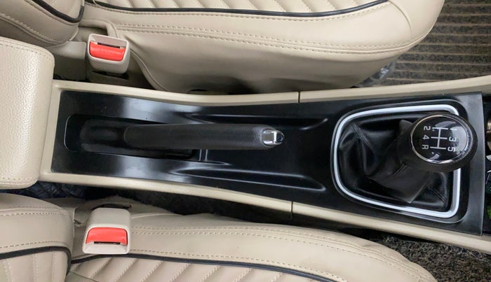 2024 Maruti Ciaz ZETA 1.5 SHVS MT PETROL, Petrol, Manual, 37,070 km, Gear Lever