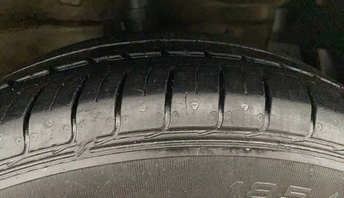 2024 Maruti Ciaz ZETA 1.5 SHVS MT PETROL, Petrol, Manual, 37,070 km, Right Front Tyre Tread