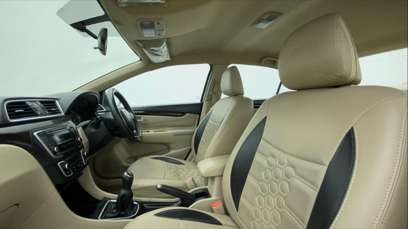 2018 Maruti Ciaz DELTA 1.4 MT PETROL, Petrol, Manual, 89,128 km, Right Side Front Door Cabin