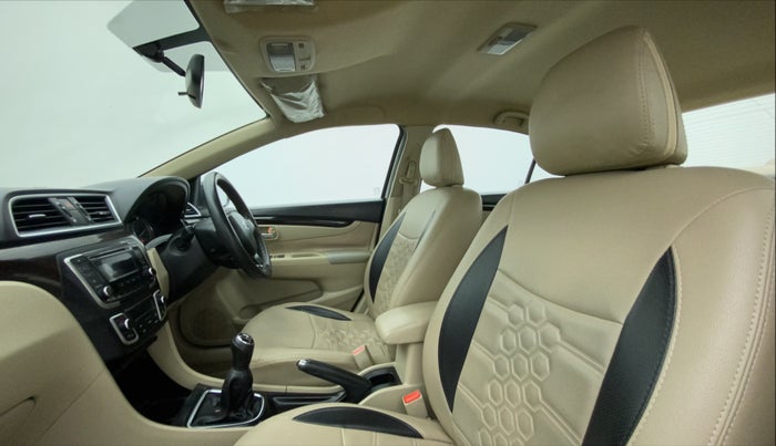2018 Maruti Ciaz DELTA 1.4 MT PETROL, Petrol, Manual, 89,128 km, Right Side Front Door Cabin