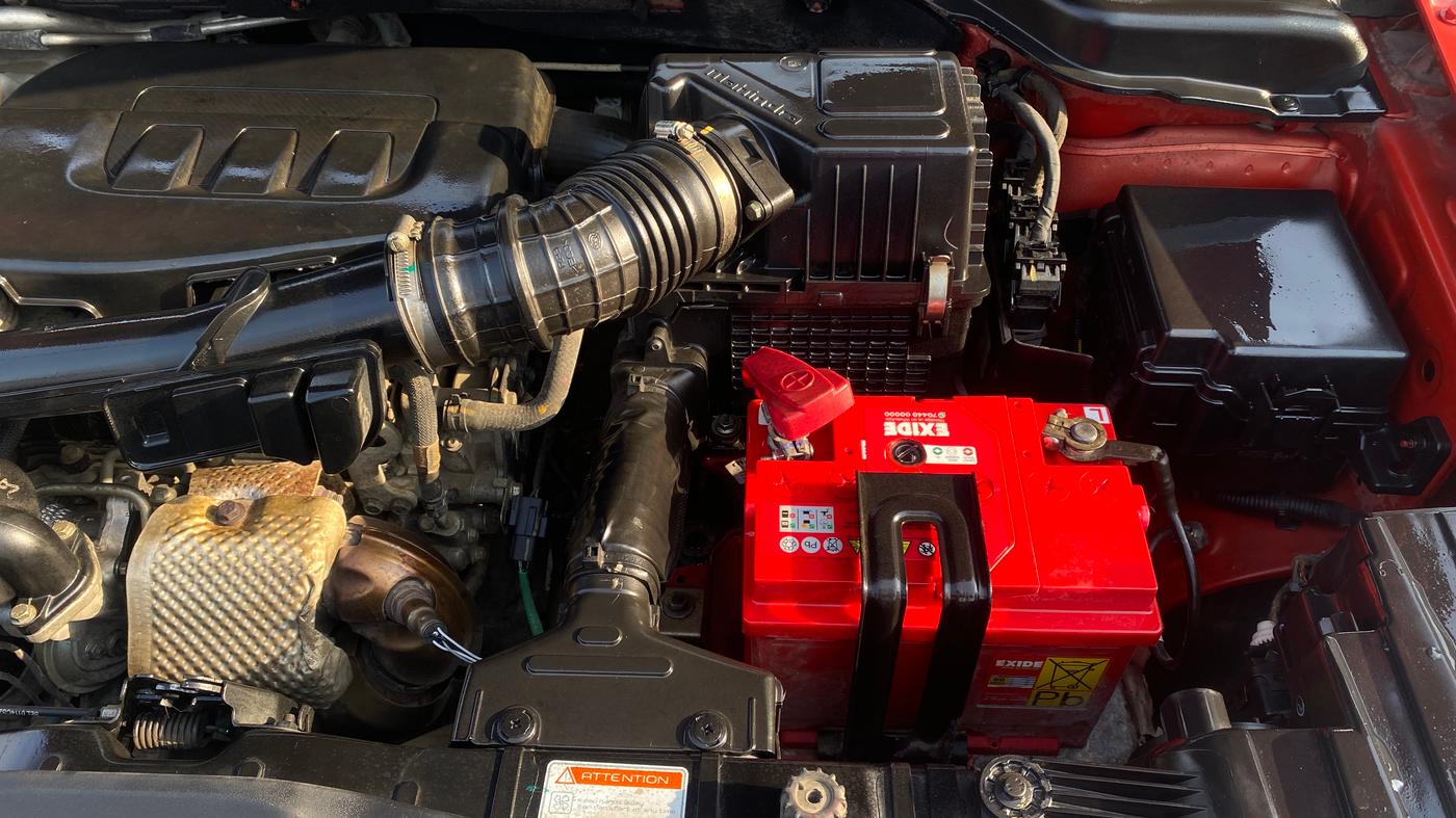 2020 Mahindra XUV300 W8 1.2 PETROL, Petrol, Manual, 31,803 km, Engine View - Left