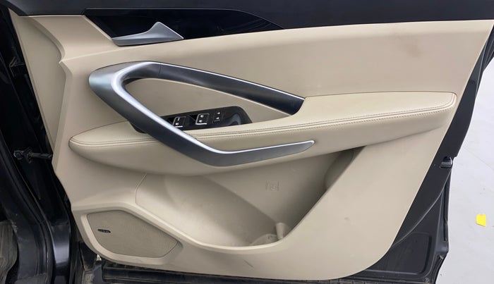 2021 MG HECTOR SHARP HYBRID 1.5 PETROL, Petrol, Manual, 56,406 km, Driver Side Door Panels Control