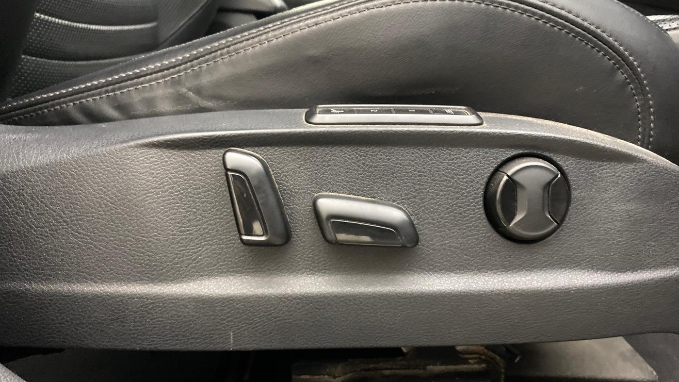 2018 Volkswagen Passat HIGHLINE DSG, Diesel, Automatic, 85,093 km, Driver Side Adjustment Panel