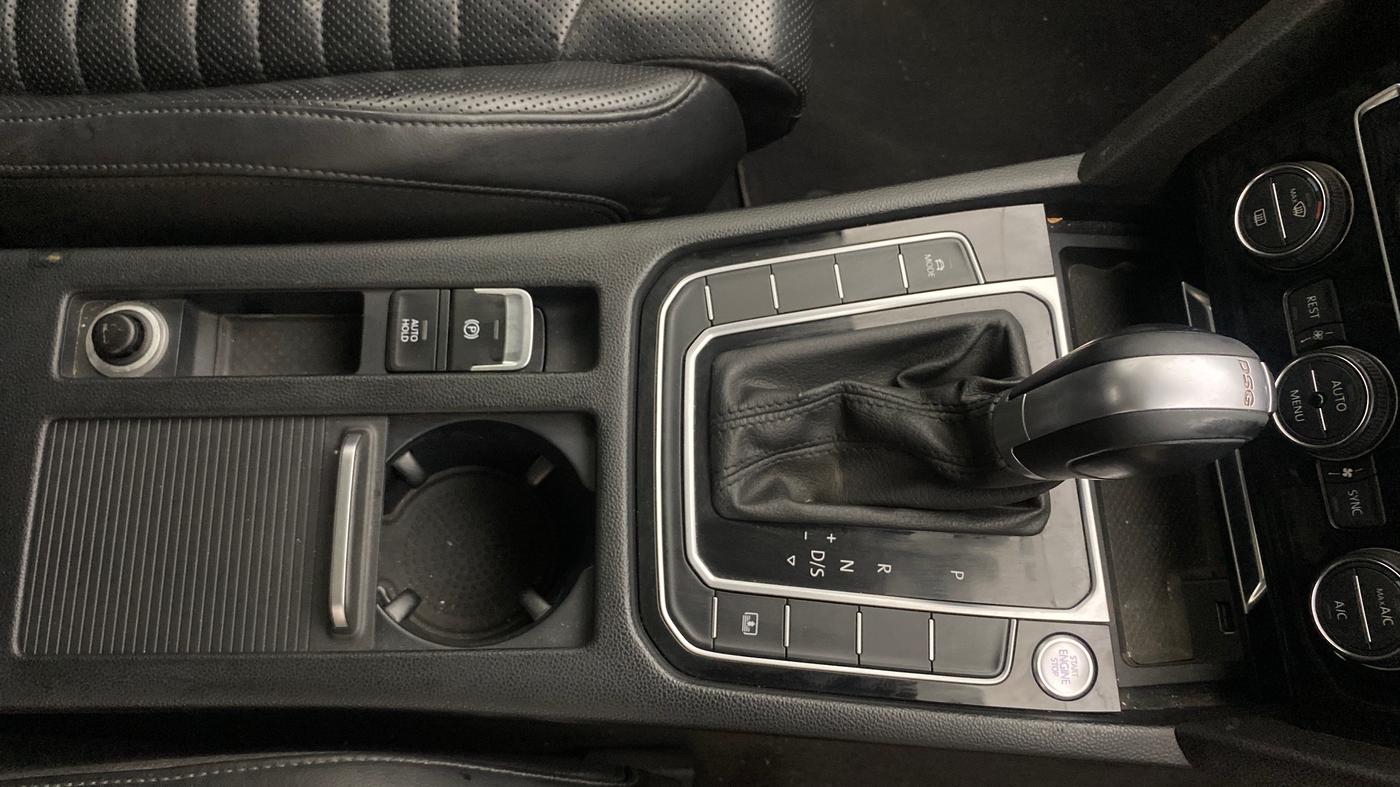 2018 Volkswagen Passat HIGHLINE DSG, Diesel, Automatic, 85,093 km, Gear Lever