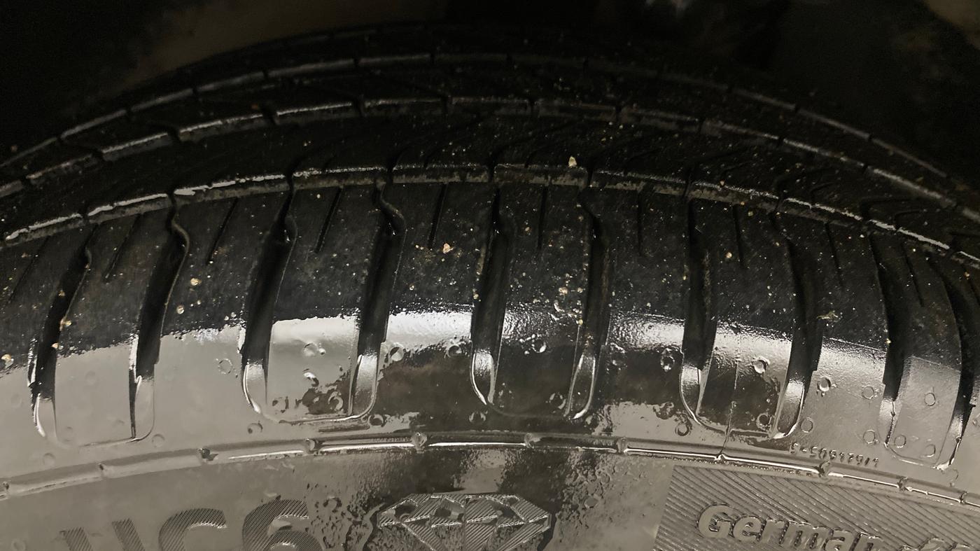 2018 Volkswagen Passat HIGHLINE DSG, Diesel, Automatic, 85,093 km, Left Front Tyre Tread