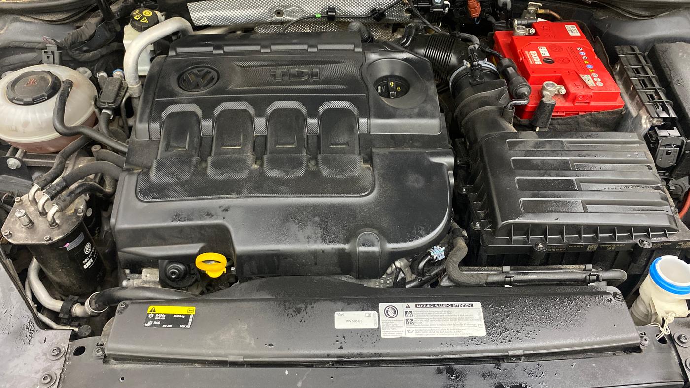 2018 Volkswagen Passat HIGHLINE DSG, Diesel, Automatic, 85,093 km, Engine View