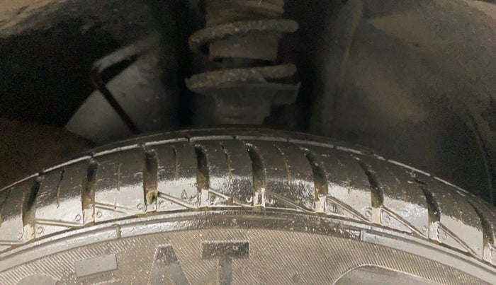 2022 Renault Kwid RXT 1.0 AMT, Petrol, Automatic, 15,747 km, Right Front Tyre Tread