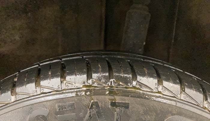 2022 Renault Kwid RXT 1.0 AMT, Petrol, Automatic, 15,747 km, Left Rear Tyre Tread