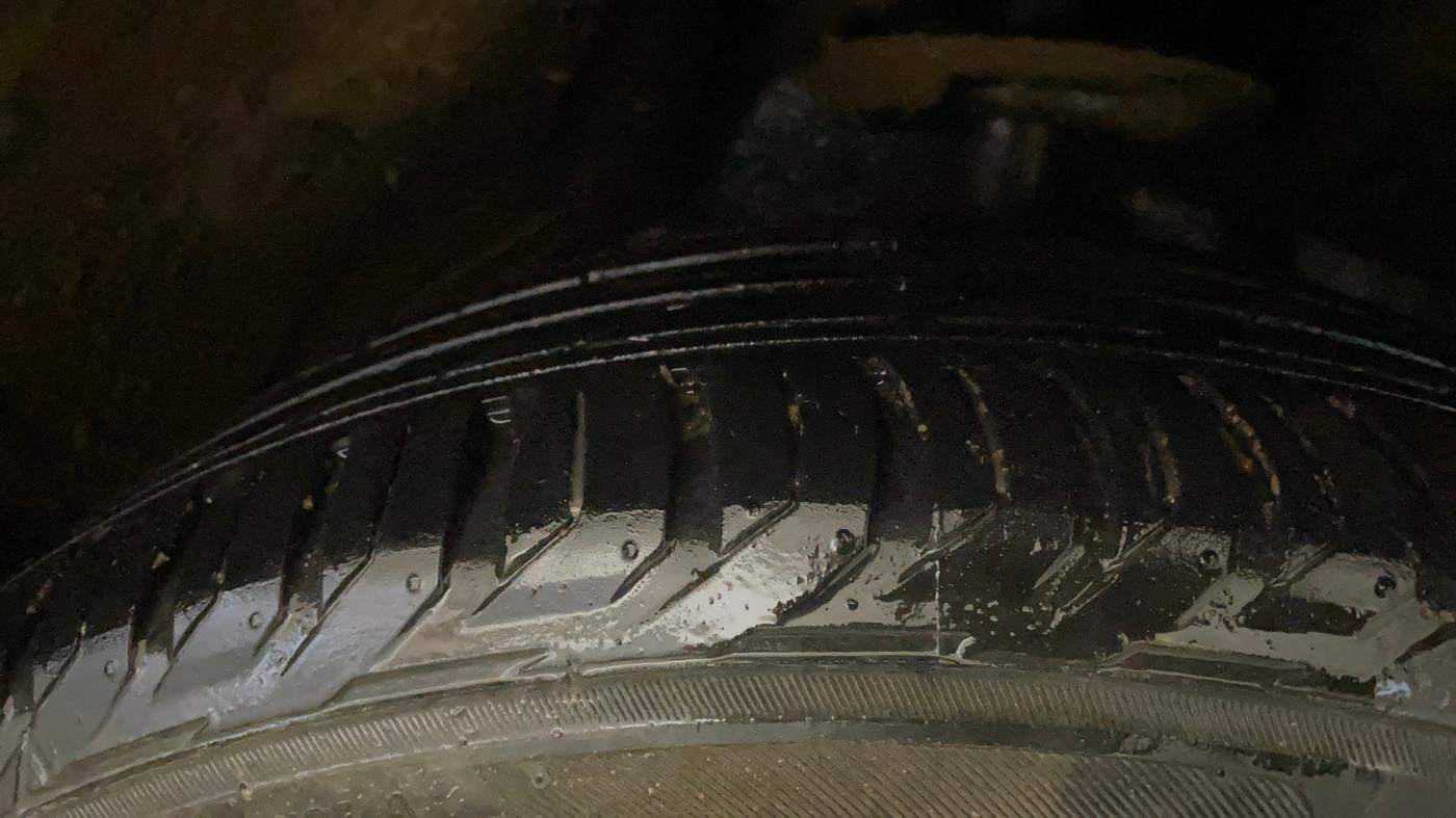 2023 MG HECTOR SHARP PRO 1.5 PETROL TURBO CVT PETROL, Petrol, Automatic, 68,682 km, Right Front Tyre Tread