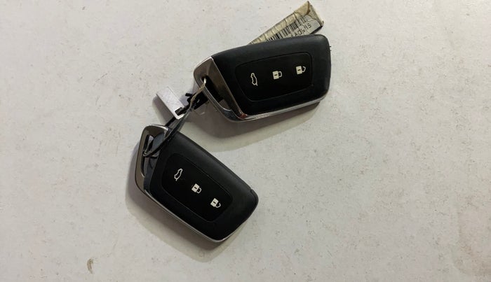 2023 MG HECTOR SHARP PRO 1.5 PETROL TURBO CVT PETROL, Petrol, Automatic, 68,526 km, Key Close Up