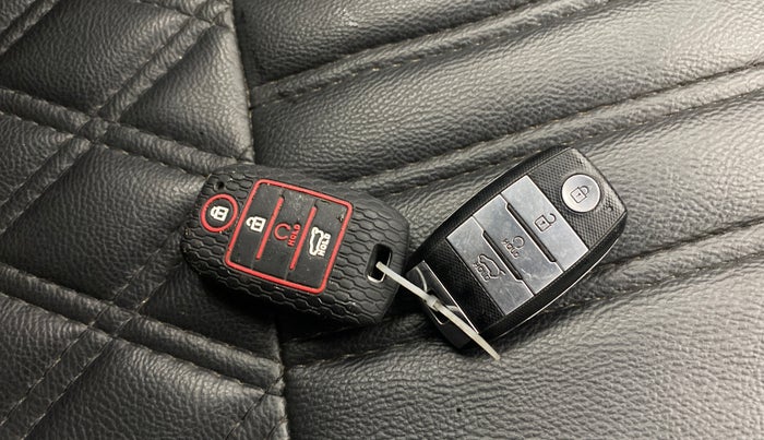 2022 KIA SONET HTX 1.5 AT, Diesel, Automatic, 62,778 km, Key Close Up