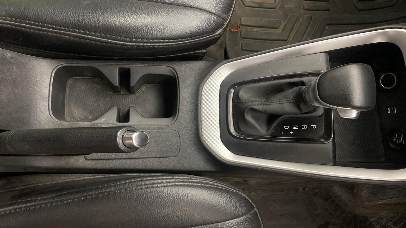 2022 KIA SONET HTX 1.5 AT, Diesel, Automatic, 62,875 km, Gear Lever