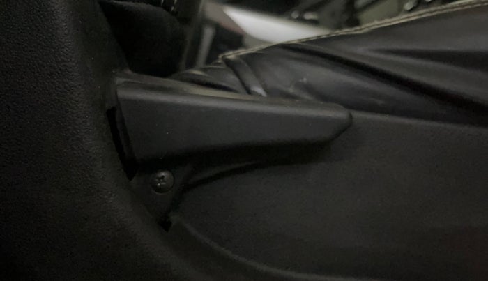 2019 Tata NEXON XM PETROL, Petrol, Manual, 68,556 km, Driver Side Adjustment Panel