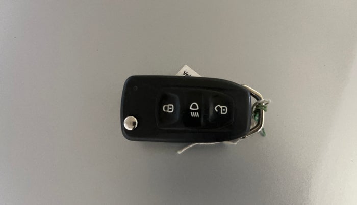 2019 Tata NEXON XM PETROL, Petrol, Manual, 68,556 km, Key Close Up