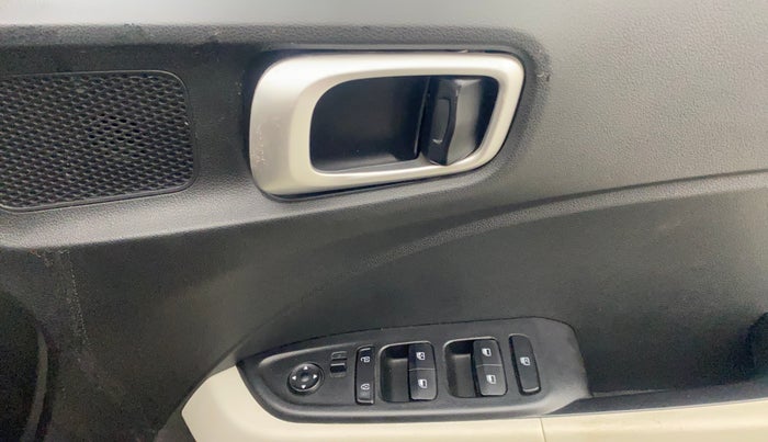 2022 Hyundai VENUE S (O) 1.0 TURBO IMT, Petrol, Manual, 19,024 km, Driver Side Door Panels Control