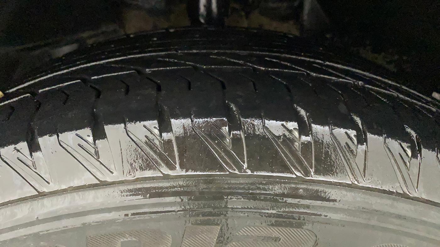 2019 Mahindra XUV500 W11 AT, Diesel, Automatic, 27,869 km, Left Front Tyre Tread