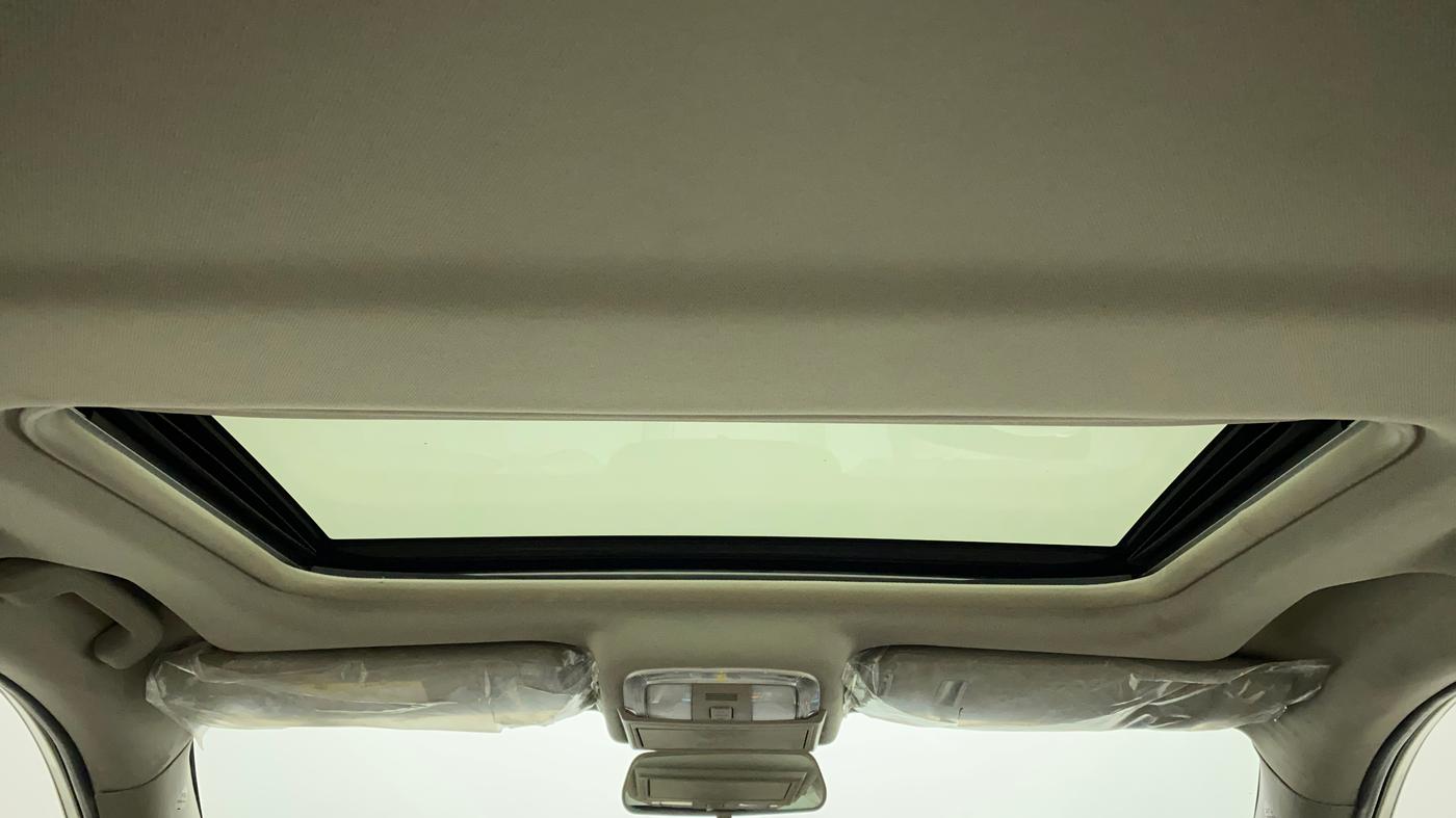 2019 Mahindra XUV500 W11 AT, Diesel, Automatic, 27,869 km, Moonroof/ Sunroof