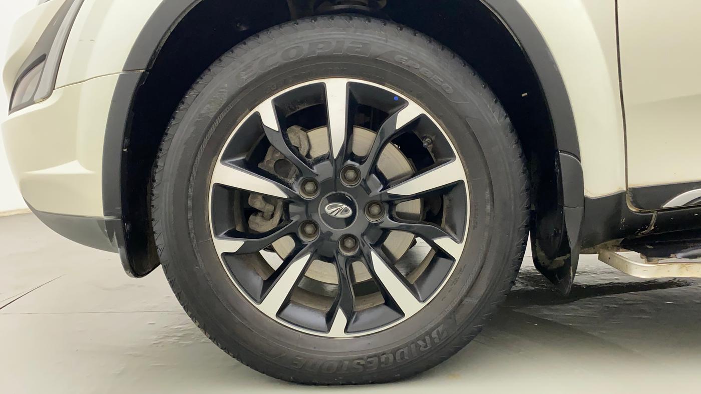 2019 Mahindra XUV500 W11 AT, Diesel, Automatic, 27,869 km, Left Front Wheel
