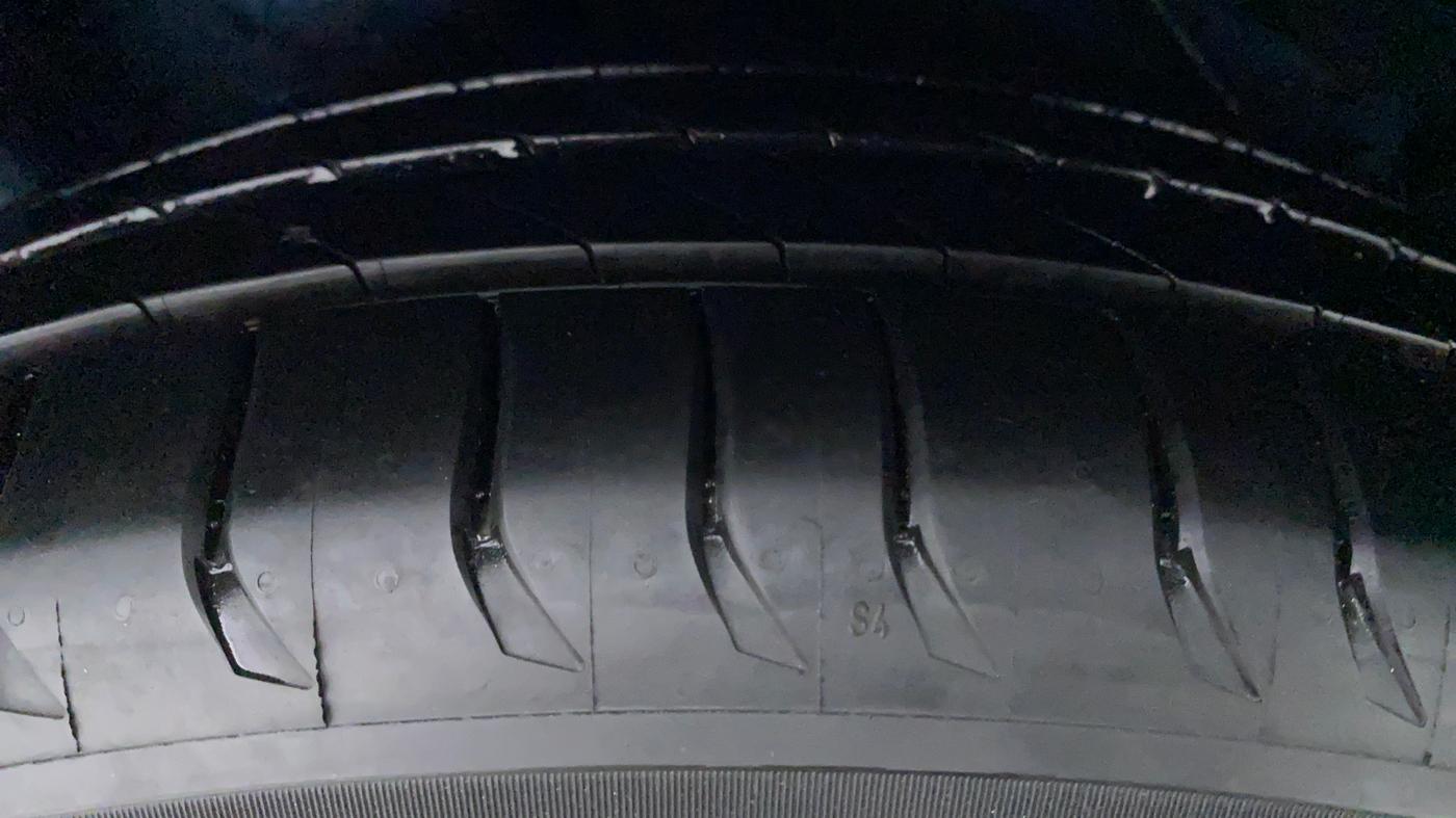 2017 Hyundai New Elantra 2.0 SX (O) AT, Petrol, Automatic, 83,832 km, Left Front Tyre Tread