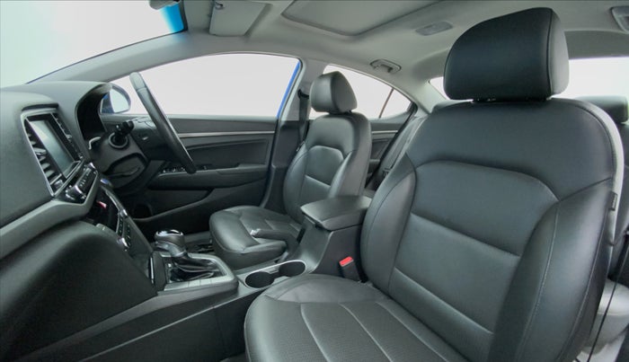 2017 Hyundai New Elantra 2.0 SX (O) AT, Petrol, Automatic, 83,832 km, Right Side Front Door Cabin