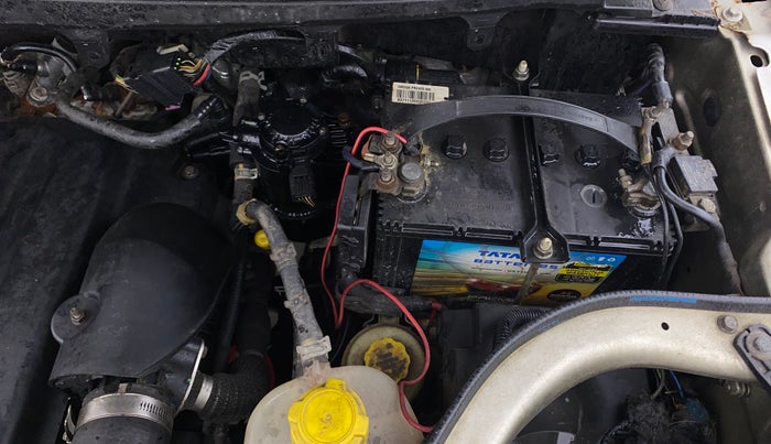 2016 Mahindra TUV300 T8, Diesel, Manual, 1,05,275 km, Engine View - Left