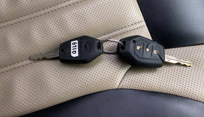 2016 Mahindra TUV300 T8, Diesel, Manual, 1,05,275 km, Key Close Up