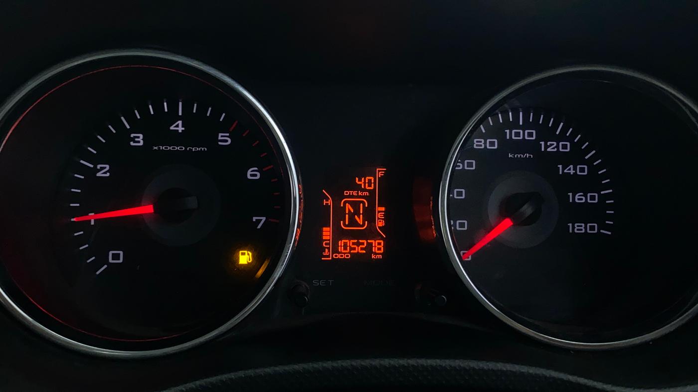 2016 Mahindra TUV300 T8, Diesel, Manual, 1,05,355 km, Odometer Image