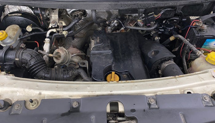 2016 Mahindra TUV300 T8, Diesel, Manual, 1,05,275 km, Engine View