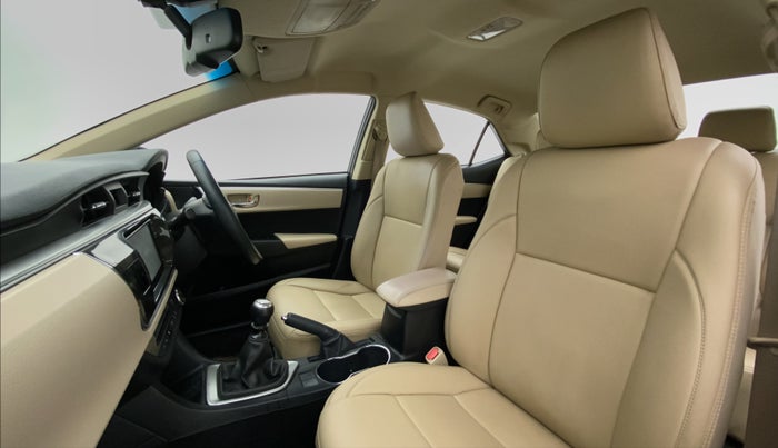 2016 Toyota Corolla Altis G, Petrol, Manual, 78,087 km, Right Side Front Door Cabin