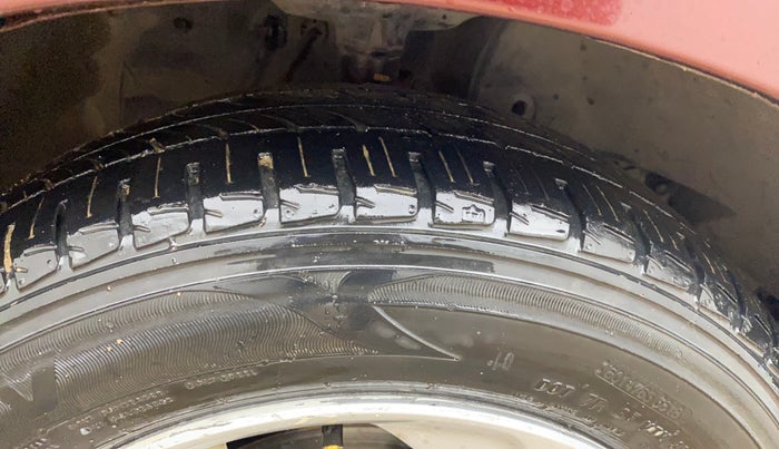 2015 Honda City 1.5L I-DTEC V, Diesel, Manual, 1,06,188 km, Right Front Tyre Tread