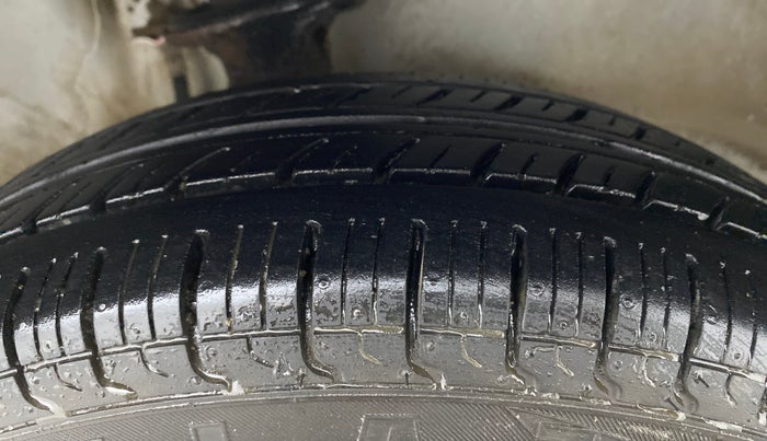 2018 Maruti Alto 800 LXI, Petrol, Manual, 52,806 km, Right Front Tyre Tread