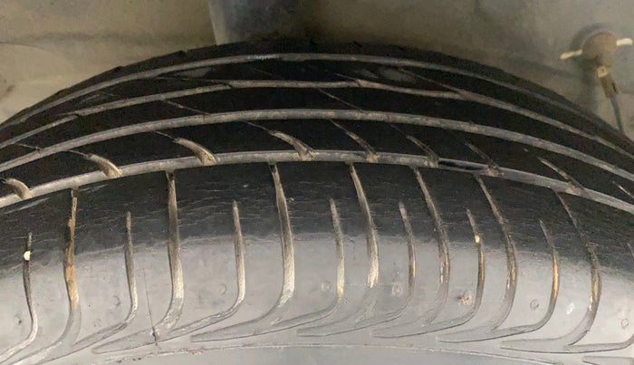 2012 Toyota Etios V, Petrol, Manual, 60,830 km, Right Rear Tyre Tread