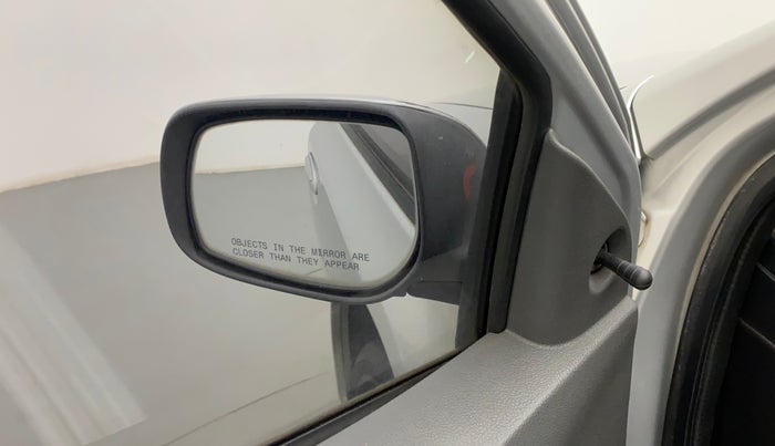 2012 Toyota Etios V, Petrol, Manual, 60,830 km, Left rear-view mirror - ORVM knob broken and not working