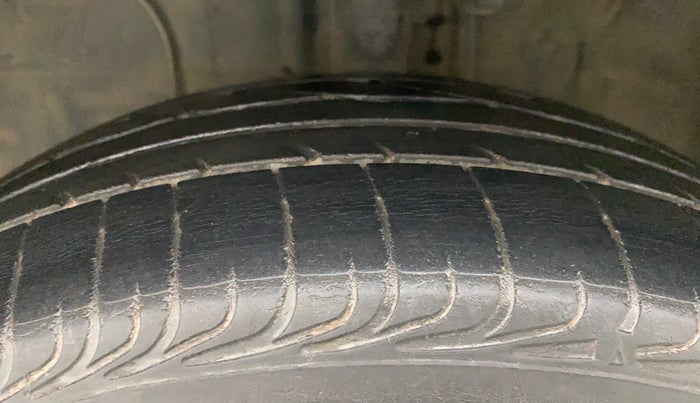 2012 Toyota Etios V, Petrol, Manual, 60,830 km, Left Front Tyre Tread
