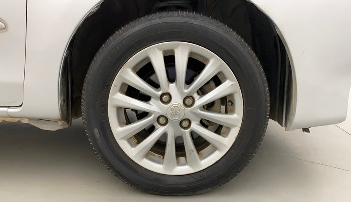 2012 Toyota Etios V, Petrol, Manual, 60,830 km, Right Front Wheel