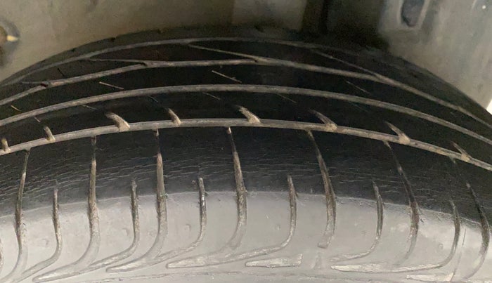 2012 Toyota Etios V, Petrol, Manual, 60,830 km, Left Rear Tyre Tread