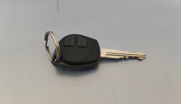 2015 Maruti Swift Dzire VXI, Petrol, Manual, 1,25,003 km, Key Close Up