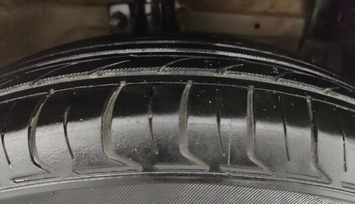 2015 Maruti Swift Dzire VXI, Petrol, Manual, 1,25,003 km, Right Front Tyre Tread