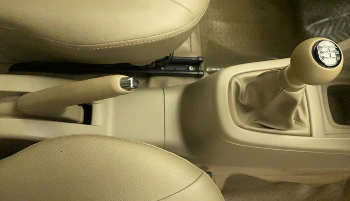 2014 Maruti Ertiga VXI, Petrol, Manual, 65,000 km, Gear Lever
