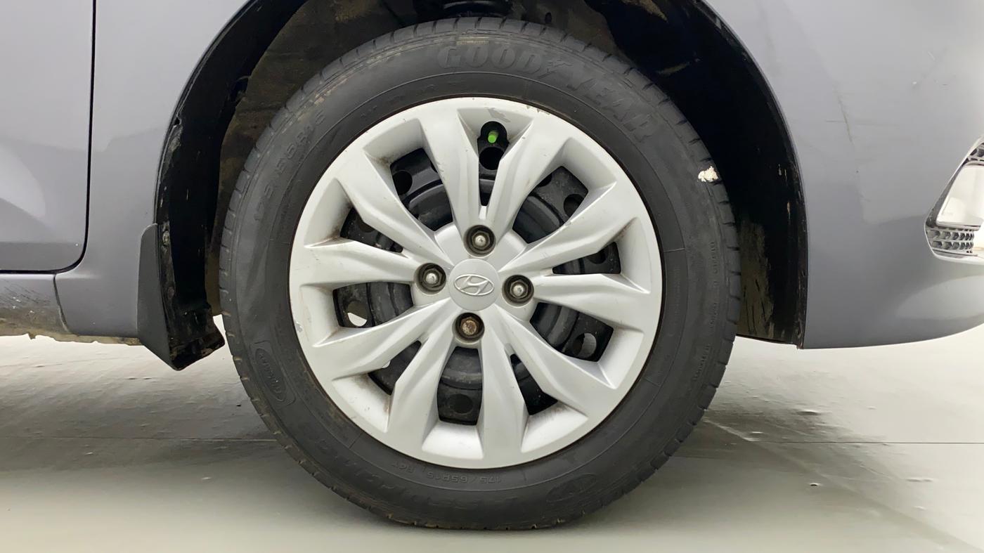 2017 Hyundai Elite i20 SPORTZ 1.2, Petrol, Manual, 82,374 km, Right Front Wheel