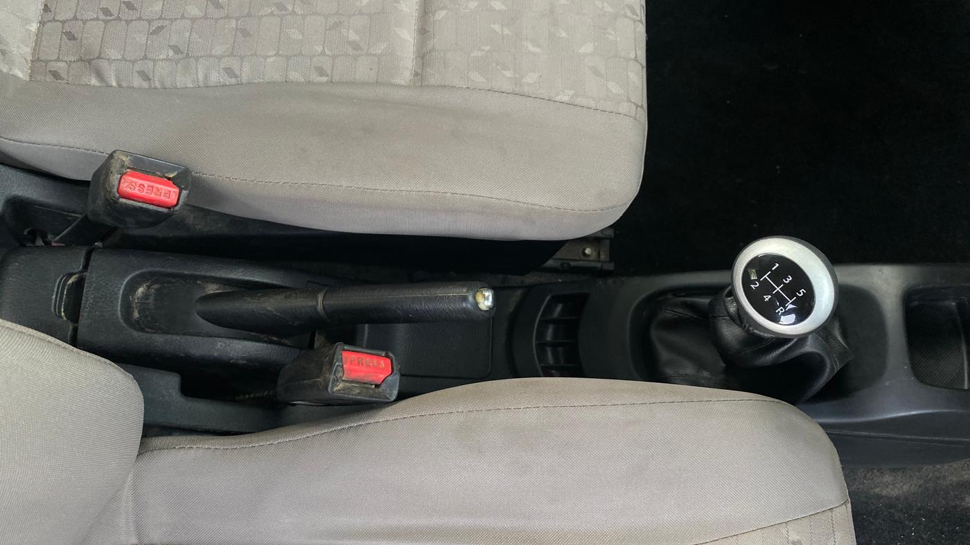 2015 Maruti Wagon R 1.0 VXI, Petrol, Manual, 99,601 km, Gear Lever