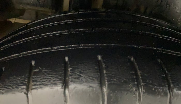 2018 Maruti Ciaz ALPHA 1.4 PETROL, Petrol, Manual, 81,851 km, Right Rear Tyre Tread