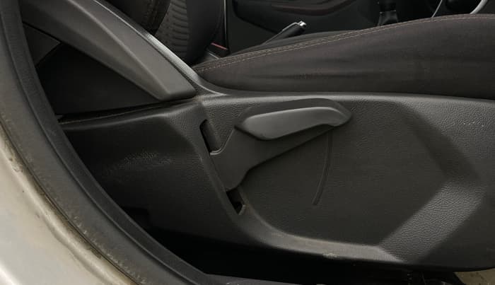 2020 Ford FREESTYLE TITANIUM 1.2 PETROL, Petrol, Manual, 56,533 km, Driver Side Adjustment Panel