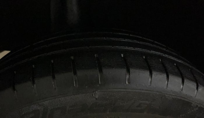 2017 Maruti Baleno ALPHA CVT PETROL 1.2, Petrol, Automatic, 71,316 km, Right Rear Tyre Tread