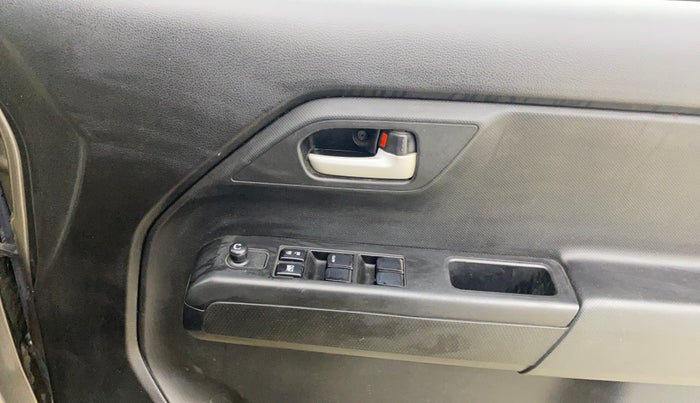 2021 Maruti New Wagon-R VXI 1.0, Petrol, Manual, 39,898 km, Driver Side Door Panels Control