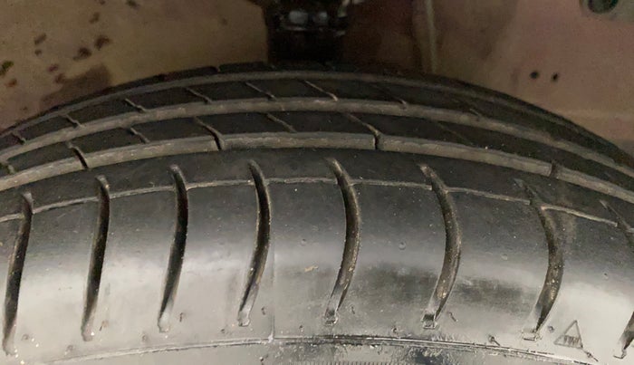 2015 Hyundai Eon ERA +, Petrol, Manual, 35,665 km, Right Front Tyre Tread