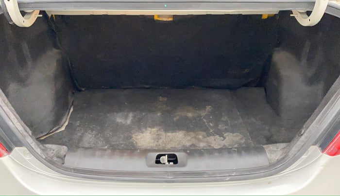 2015 Maruti Swift Dzire VXI, Petrol, Manual, 65,251 km, Boot Inside