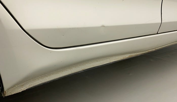 2015 Maruti Swift Dzire VXI, Petrol, Manual, 65,251 km, Right running board - Slightly dented