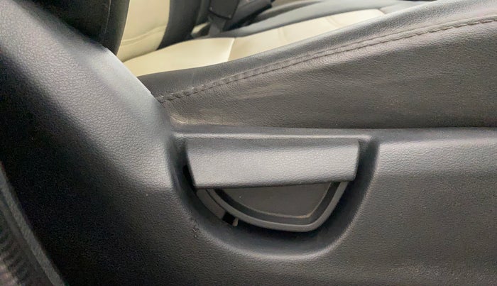 2019 Hyundai NEW SANTRO SPORTZ CNG, CNG, Manual, 63,383 km, Driver Side Adjustment Panel