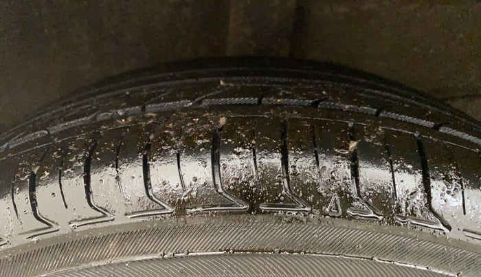 2019 Hyundai NEW SANTRO SPORTZ CNG, CNG, Manual, 63,383 km, Right Rear Tyre Tread